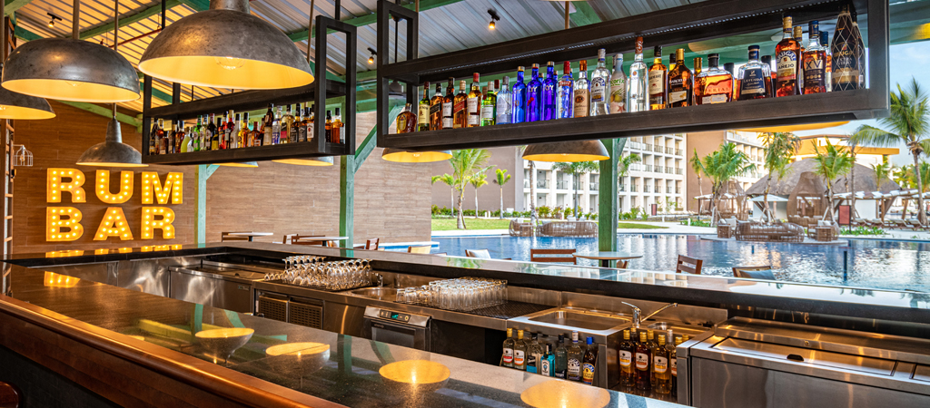 Hyatt-Ziva-Cap-Cana-Grog-Grotto-1