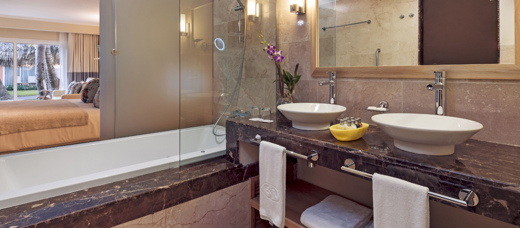 170109_PUJ_Habitación_Junior_Suite_Palace_Baño_AR